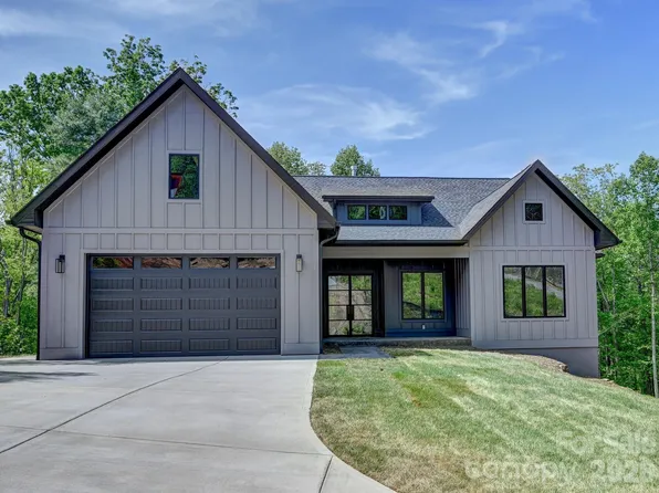 18 Erin Glen Ct, Fairview, NC 28730