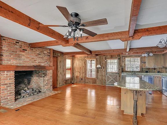 Kitchen, breakfast nook, living room_10032022