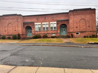 15 Papineau St, Worcester, MA 01603