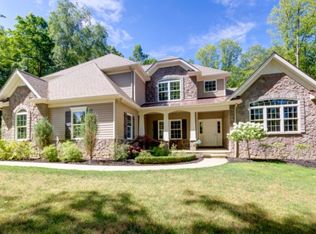 9050 Knotty Pine Ln, Chardon, OH 44024