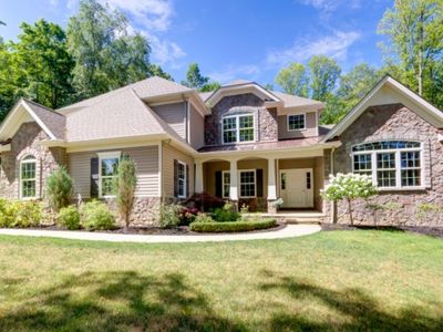 9050 Knotty Pine Ln, Chardon, OH, 44024