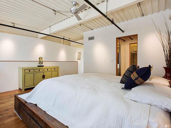 3rd image of 650 Delancey St #415A