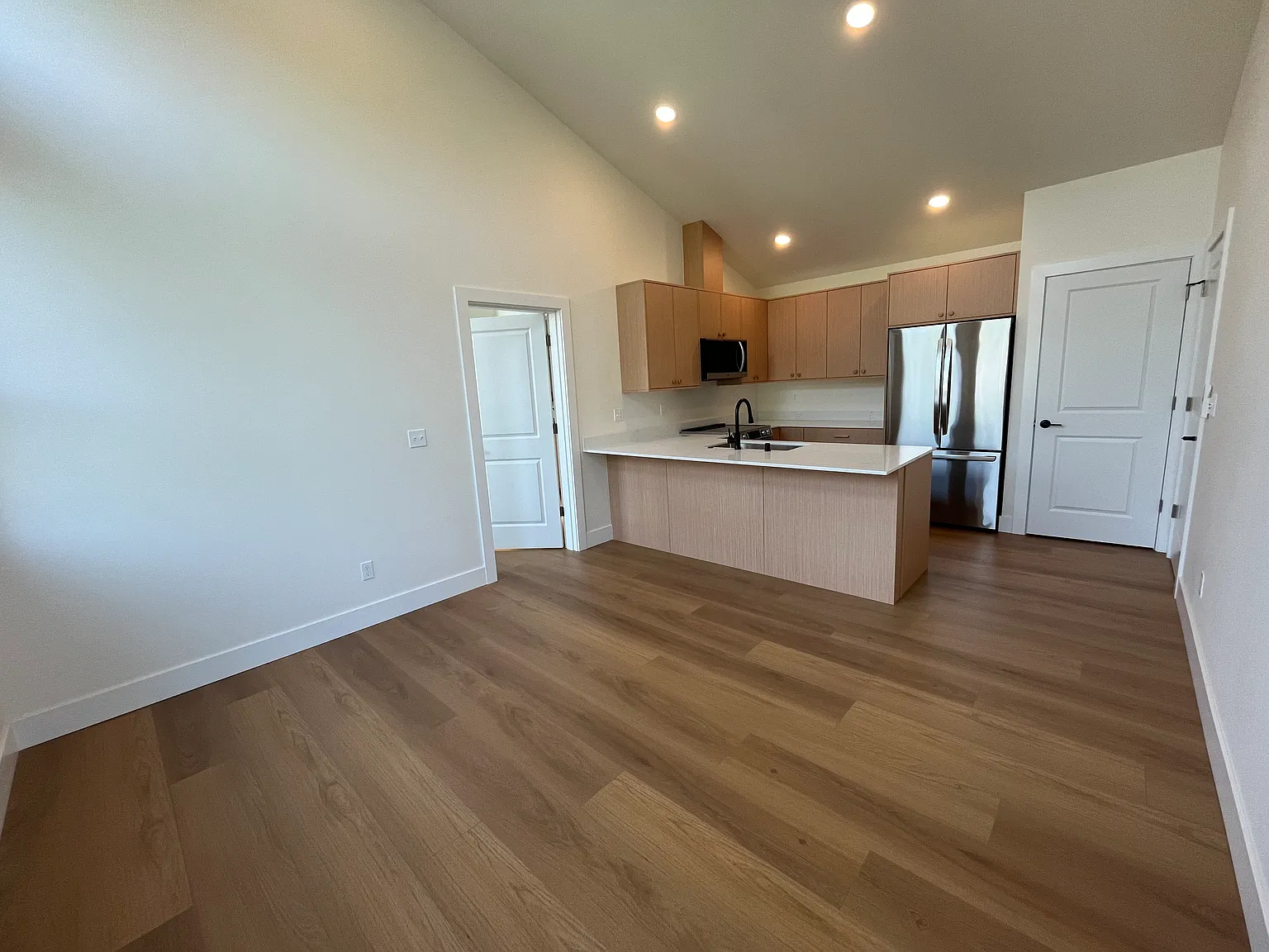 2626 Iron St — Photo 2