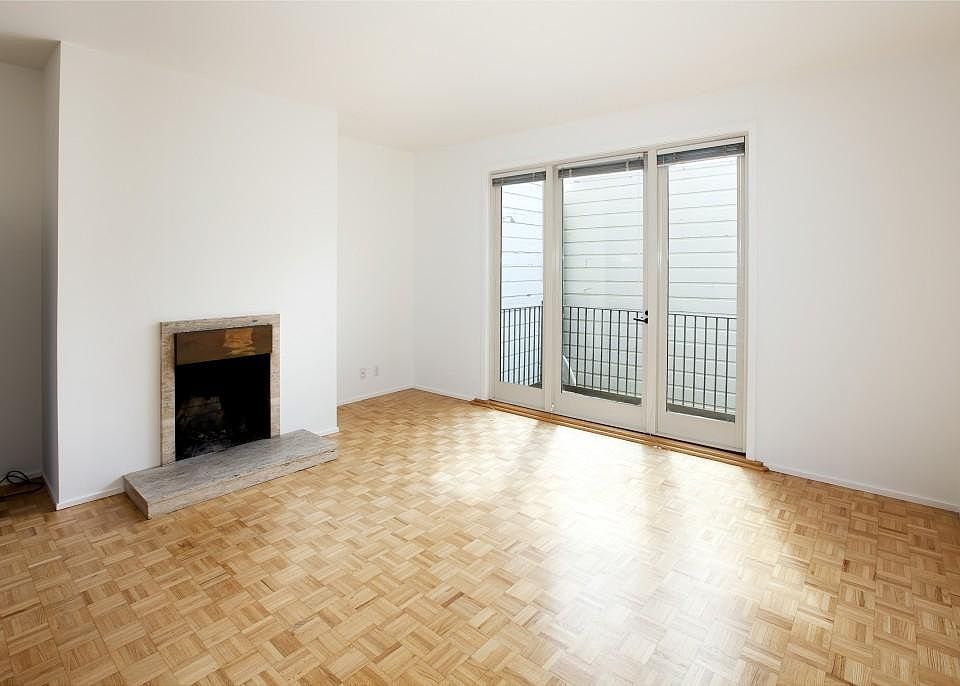 1st image of 153 Varennes St