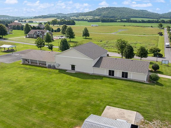 3rd image of 1 Club House Dr
