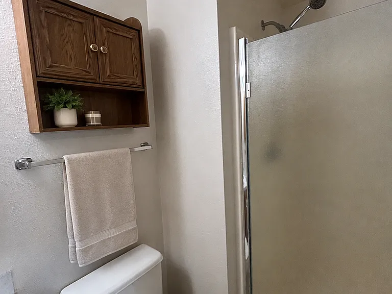 1506 Glen Dr — Photo 9