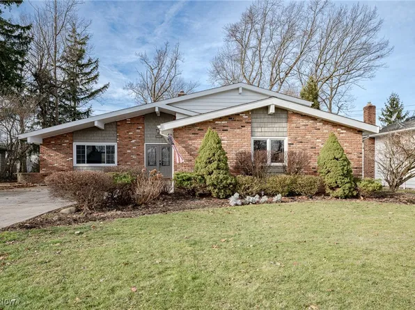 1842 Bromton Dr, Lyndhurst, OH 44124
