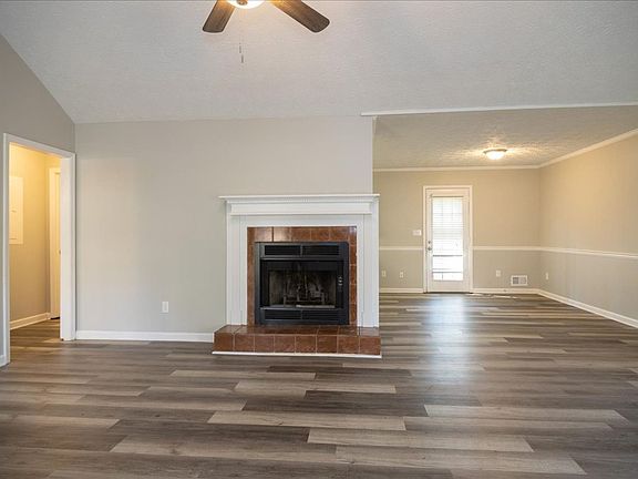 3rd image of 2557 Ashley Cir