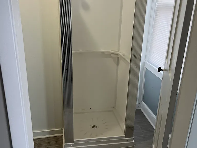 527 W Main St #B — Photo 5