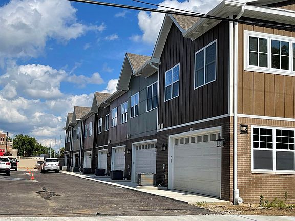 4th image of 1015 Corby Blvd #24