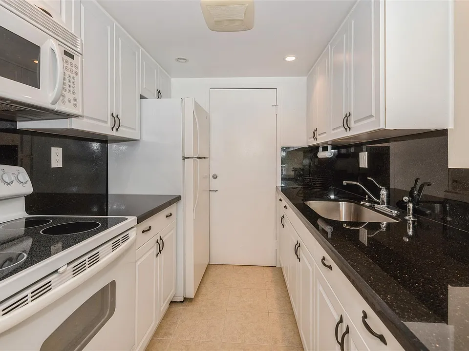 720 Orton Ave #306