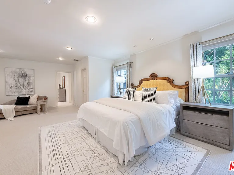 1148 Coldwater Canyon Dr — Photo 16