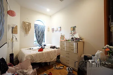 Rented by Rennit Inc.