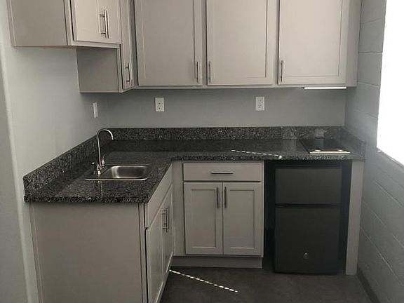 3rd image of 223 N 9th St #213