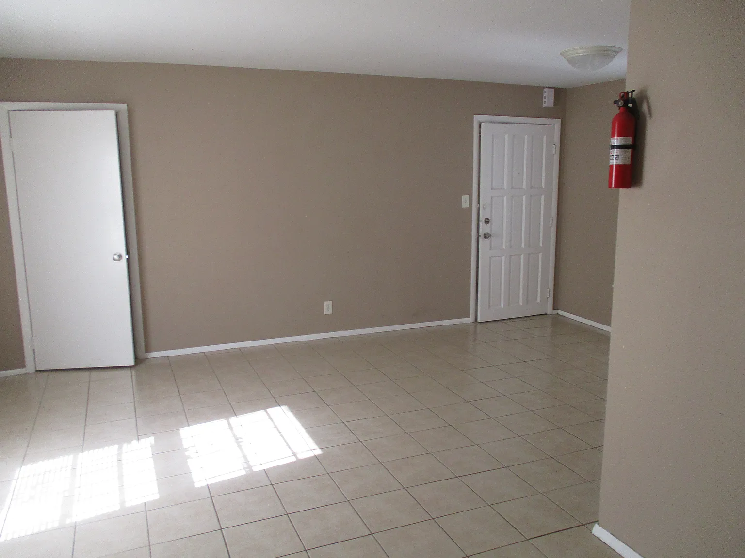 1 bed, 750 sqft, $600 — Photo 3