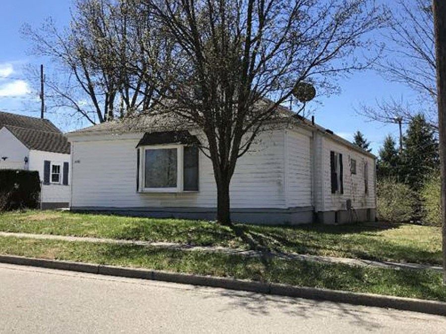 2nd image of 2825 Gaylord Ave