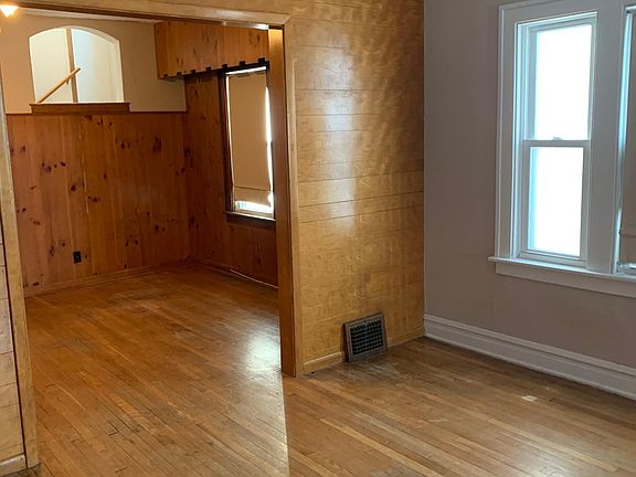 4th image of 2044 Marlowe Ave