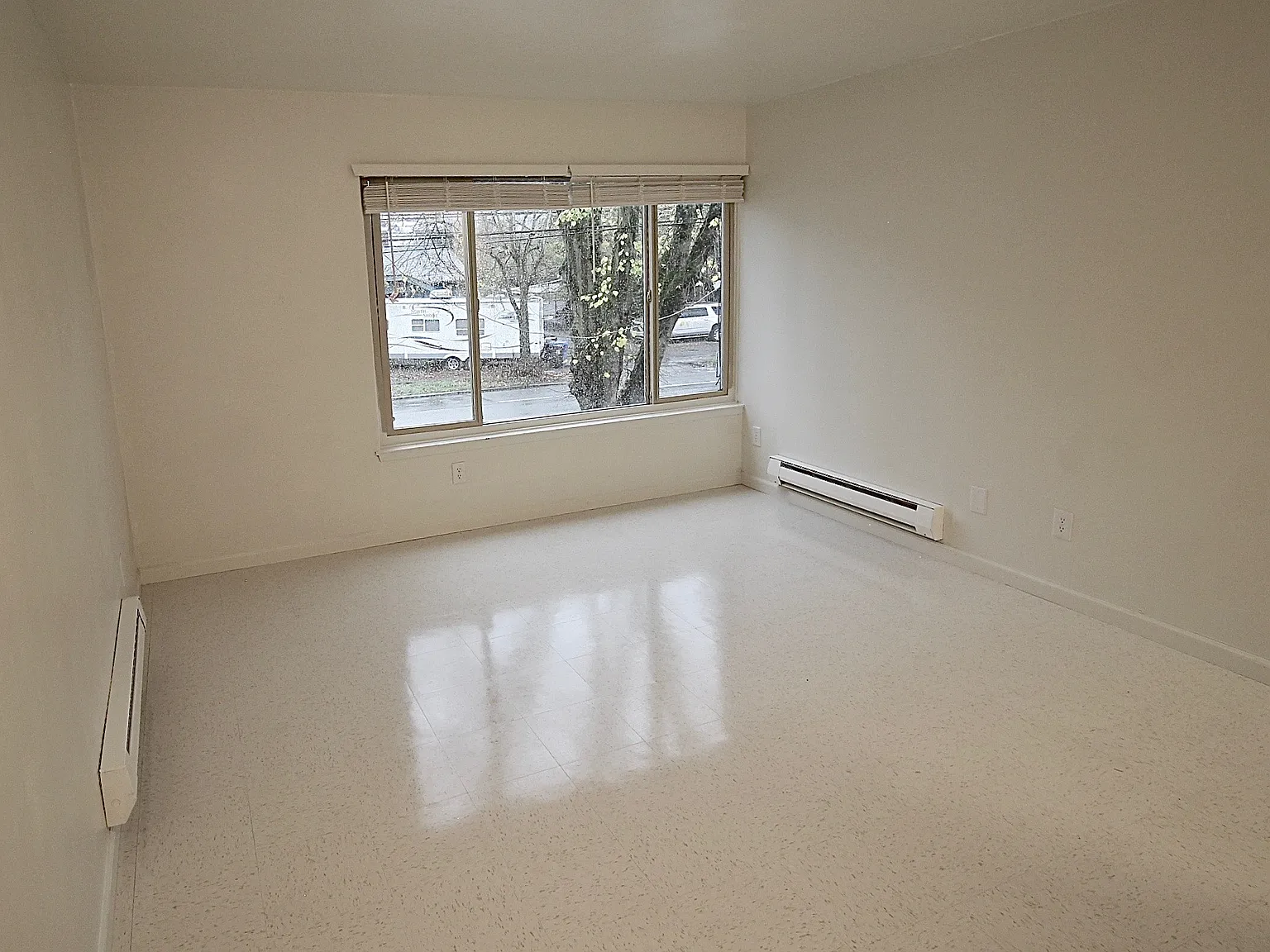 Studio, 450 sqft, $1,290 — Photo 4