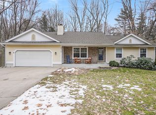 6770 Beech Creek Ct, Fruitport, MI 49415
