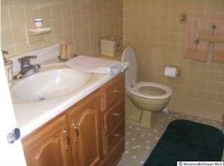 14 Caribbean St, Toms River, NJ 08757