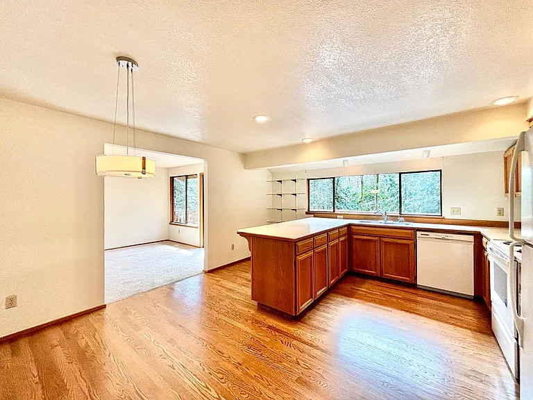 24119 SE 18th Pl — Photo 7
