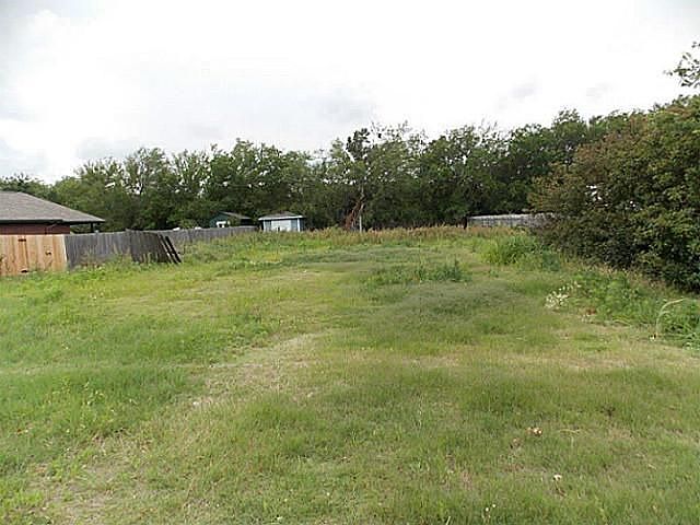 1st image of 900 Shady Grove Dr