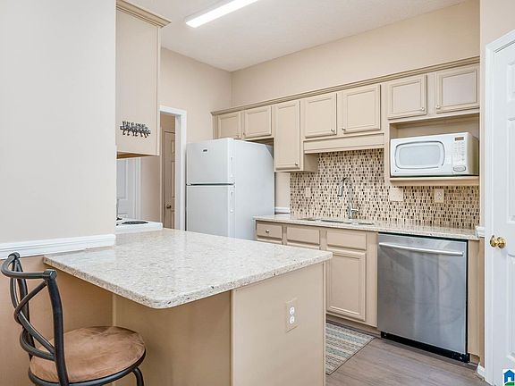 4th image of 3214 Boxwood Dr