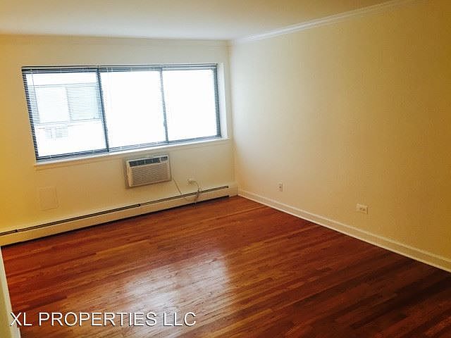 1st image of 1024 W Catalpa Ave APT 501