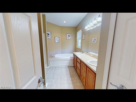 5th image of 9748 Scottsdale Dr
