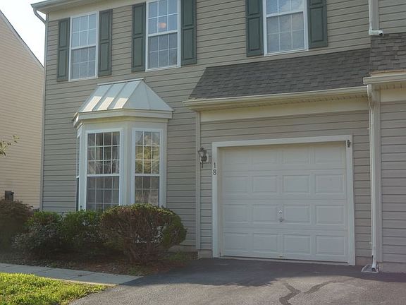 3rd image of 18 S Cummings Dr
