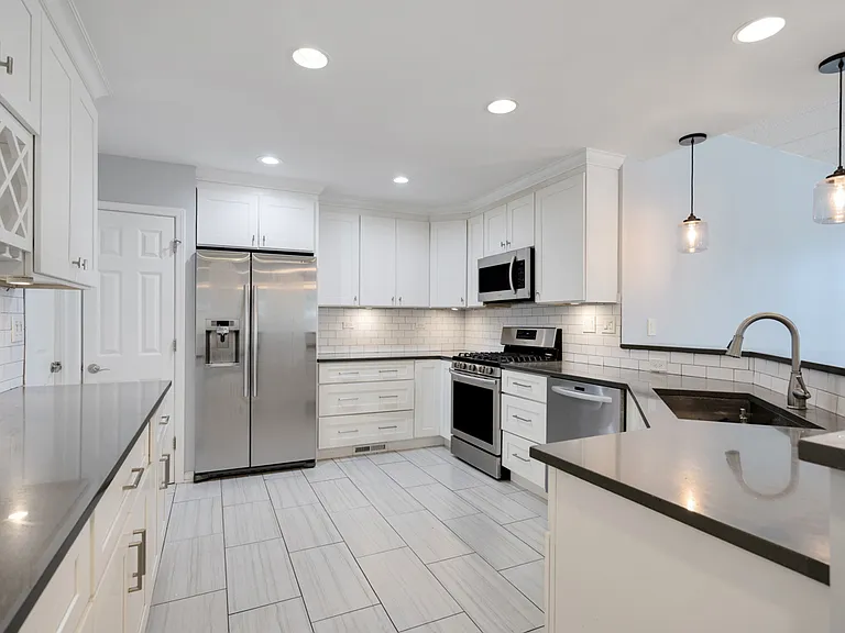 1151 Georgetown Way #1151 — Photo 5