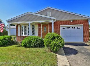 5 Buena Visa Dr, Toms River, NJ 08757