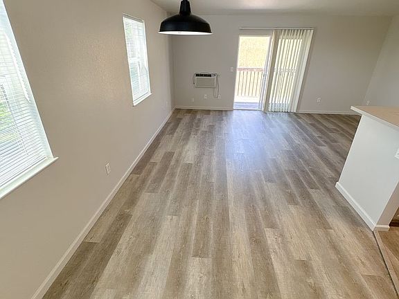3rd image of 5641-5643 N Hills Dr #5645