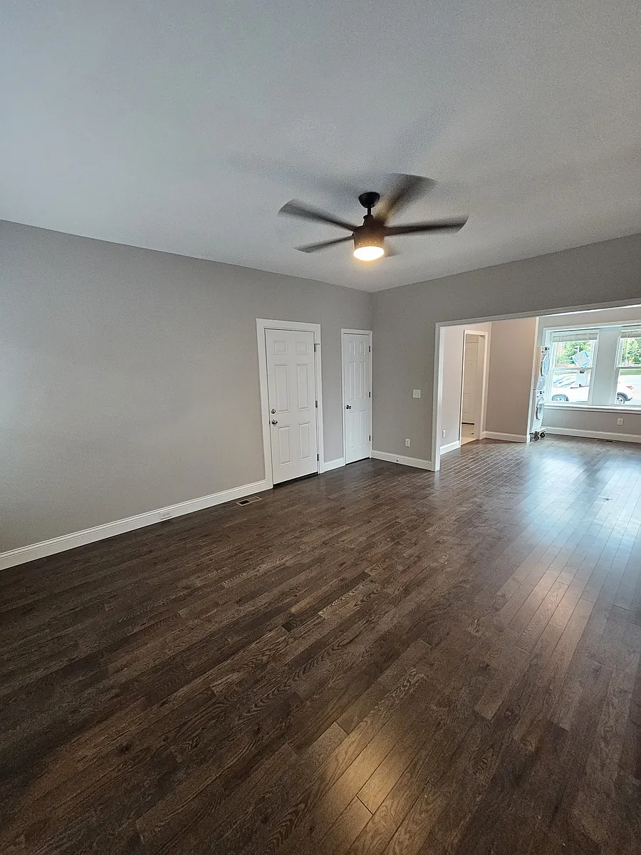 Building Photo - 6250 Clemens Ave #1W