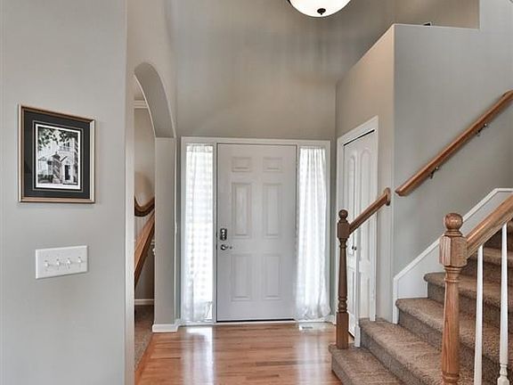 4th image of 2121 Broadwater Dr