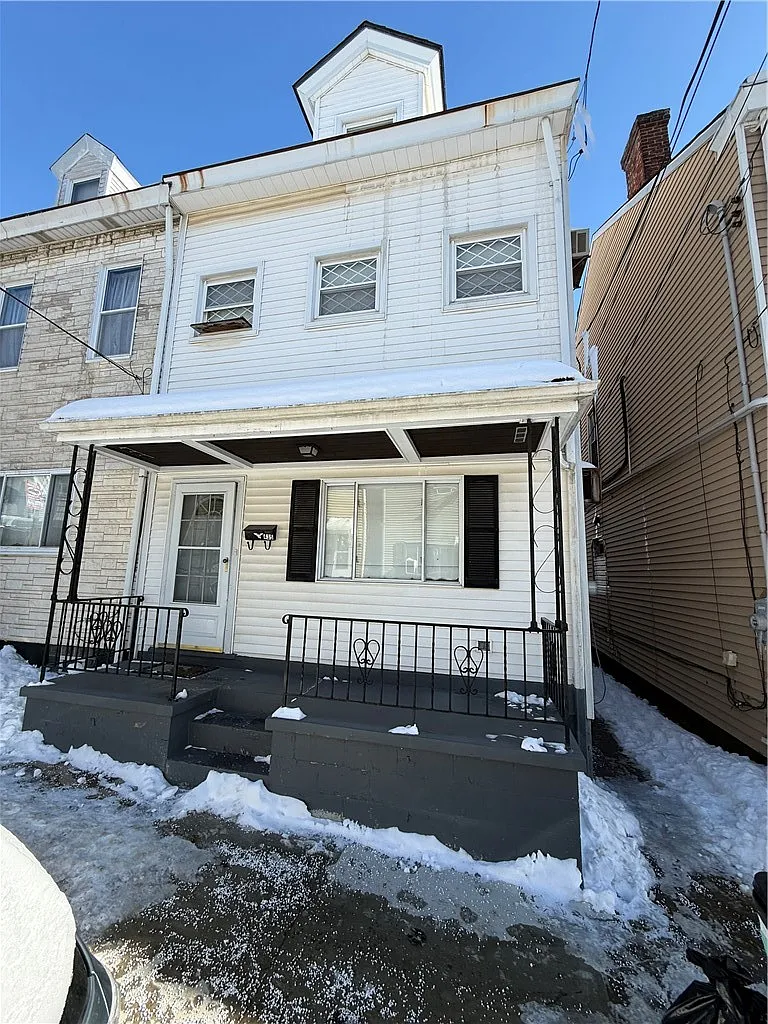 435 Cedarville St photo 1