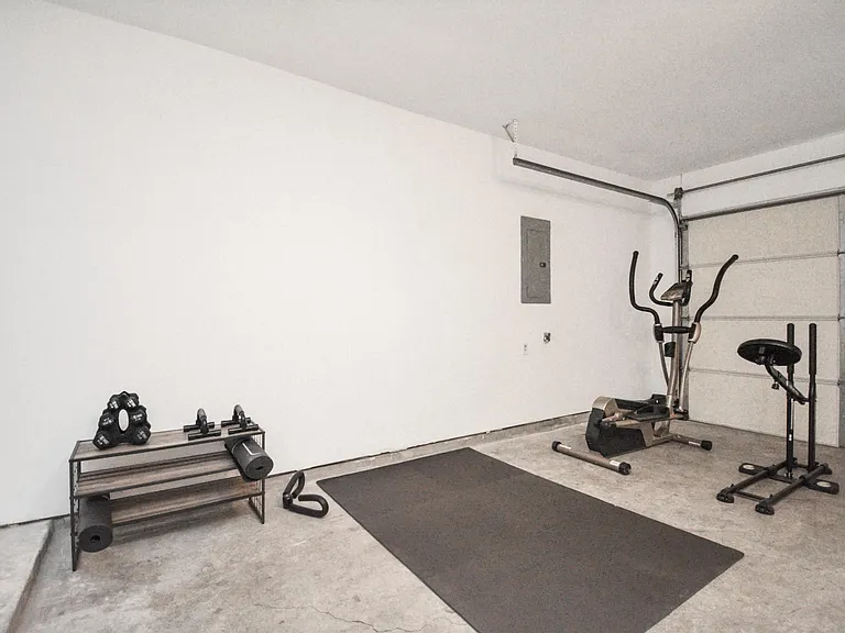 7830 Pardee St — Photo 28