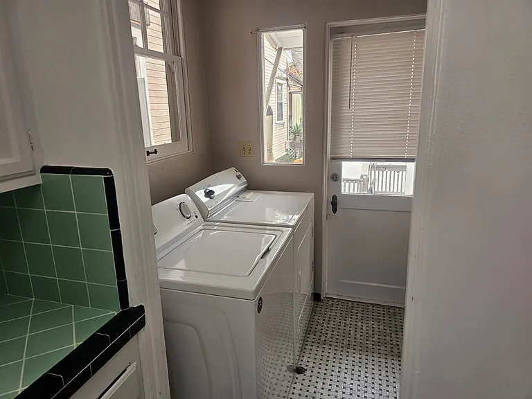 3552 Front St — Photo 4