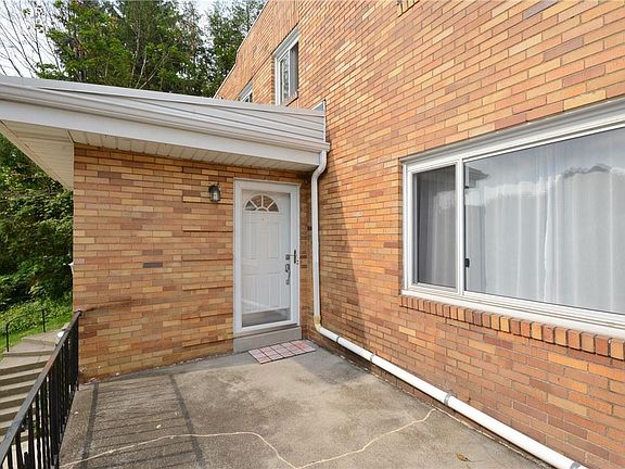 2nd image of 192-194 Morrison Dr