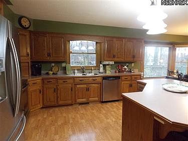 3rd image of 375 Carol Way