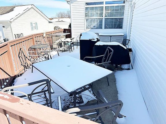 5th image of 907 NE Birch Ct