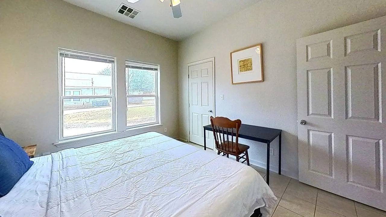 3 bed, 1338 sqft, $1,800 — Photo 3
