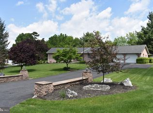 6203 Greenbriar Ter, Fayetteville, PA 17222