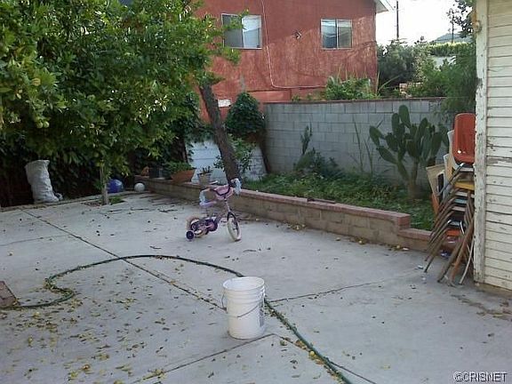 5th image of 3028 Chaucer St