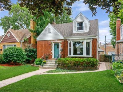 2014 Dobson St, Evanston, IL, 60202