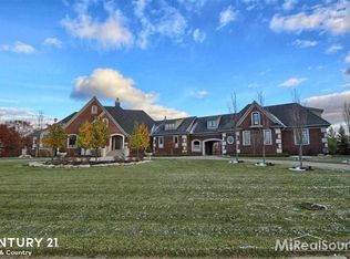 5393 Orchard Rdg, Rochester, MI 48306