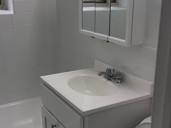 5th image of 220-23 67th Ave Floor 2
