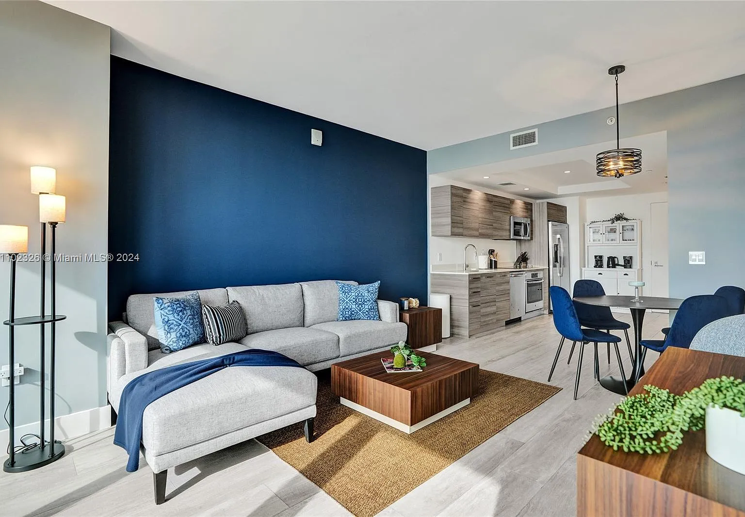 3401 Midtown Condo — Photo 3