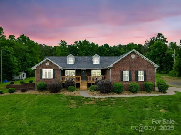 1060 S Lentz Harness Shop Rd, Mount Pleasant, NC 28124