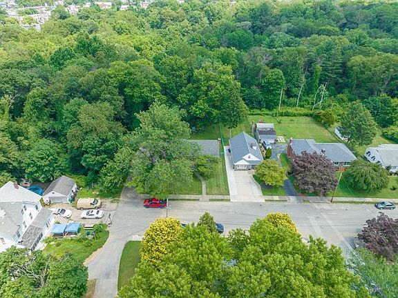 4th image of 601 Parkview Blvd